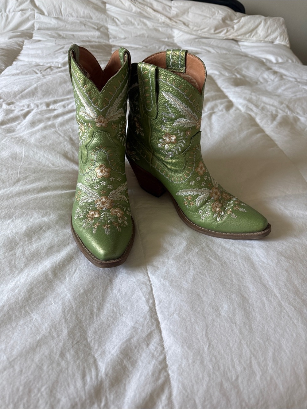 Green Embroidered Western ankle boot Dingo primrose